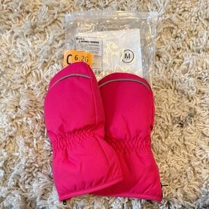 Kids Fuchsia Mittens